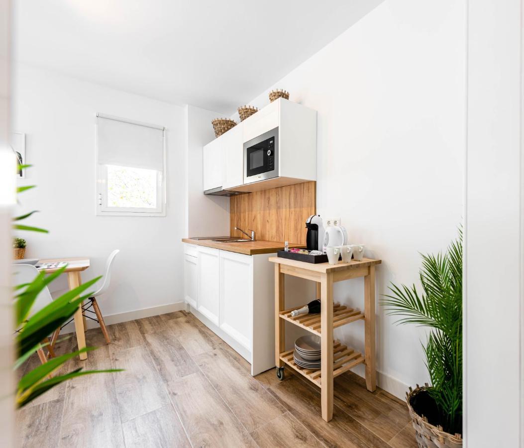 Apartamentos Toboso Plaza Нерха Екстер'єр фото A small kitchen in a micro apartment
