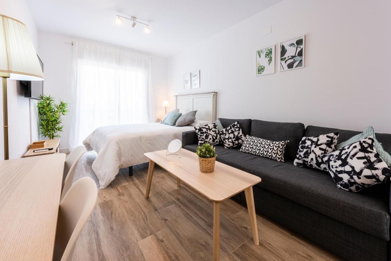 Apartamentos Toboso Plaza Нерха Екстер'єр фото A studio apartment